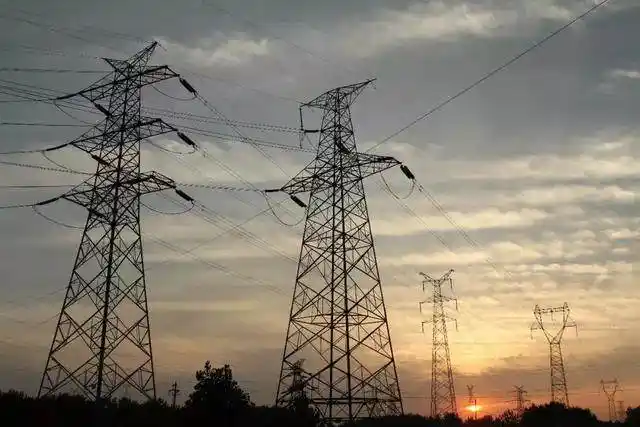Modern mining farm utilizing renewable energy for sustainable cryptocurrency mining