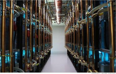 Mining rig setup with UPS system for uninterrupted power